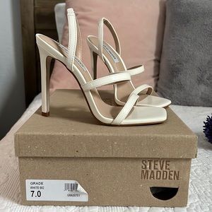 Steve Madden white high heels Size 7